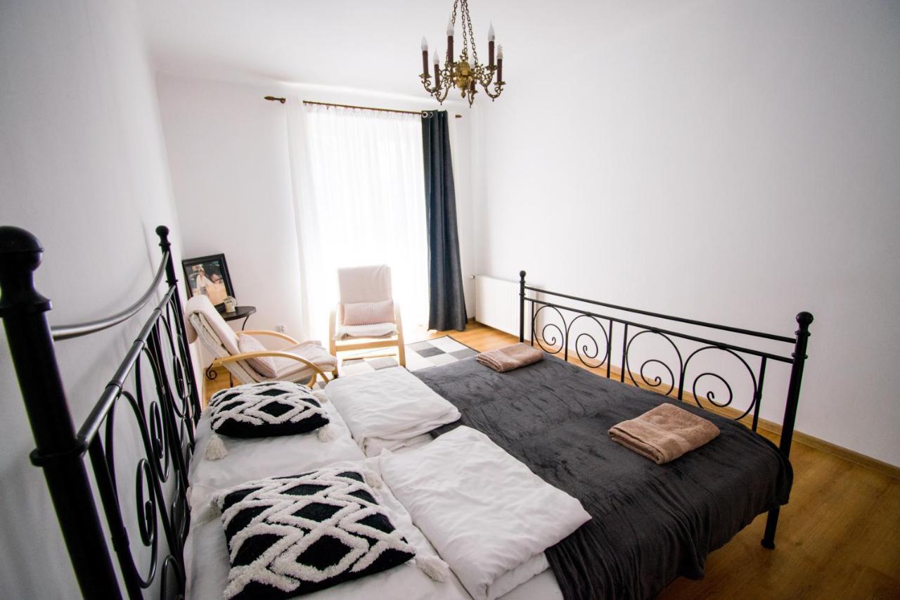 Color 24 Apartament V Daire Stalowa Wola Dış mekan fotoğraf