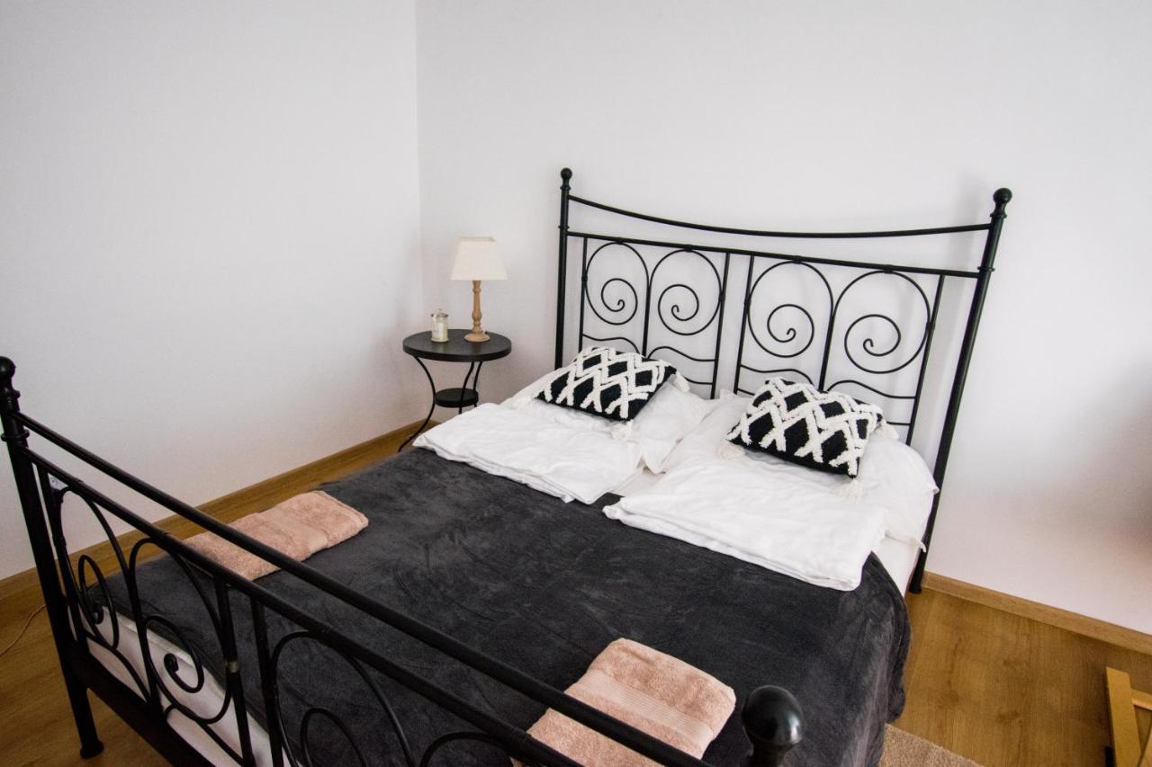 Color 24 Apartament V Daire Stalowa Wola Dış mekan fotoğraf