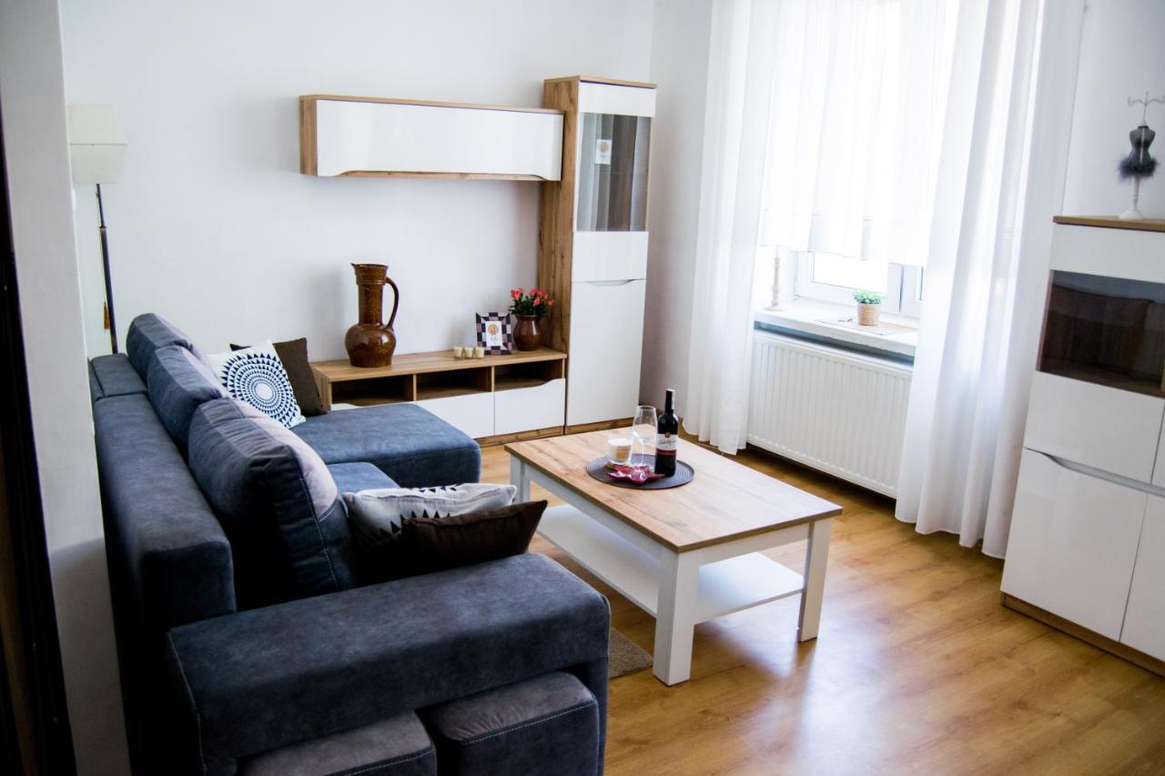 Color 24 Apartament V Daire Stalowa Wola Dış mekan fotoğraf